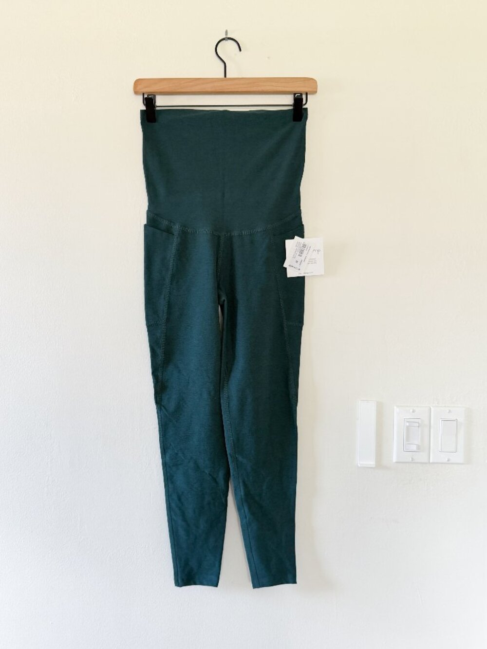 beyond yoga | maternity midnight green heather midi pocket leggings NWT M